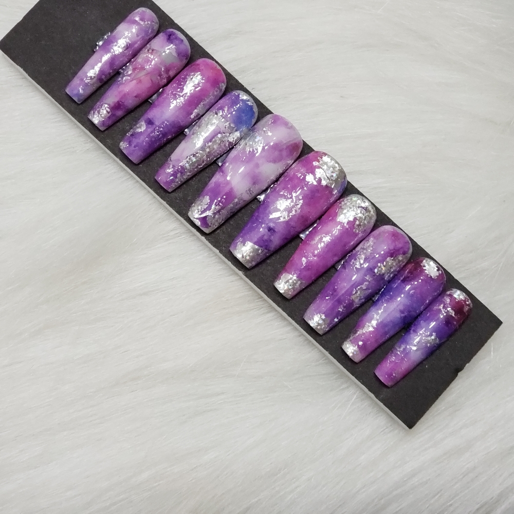 Press on nails